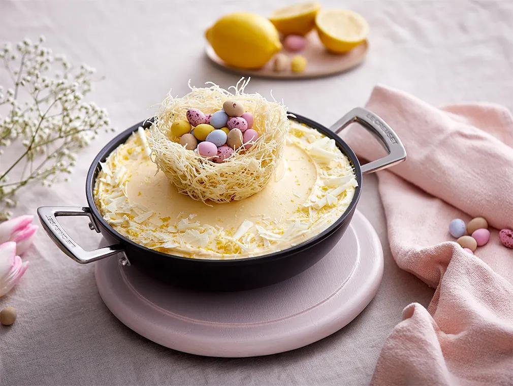 Bolo de Páscoa de chocolate branco e limão