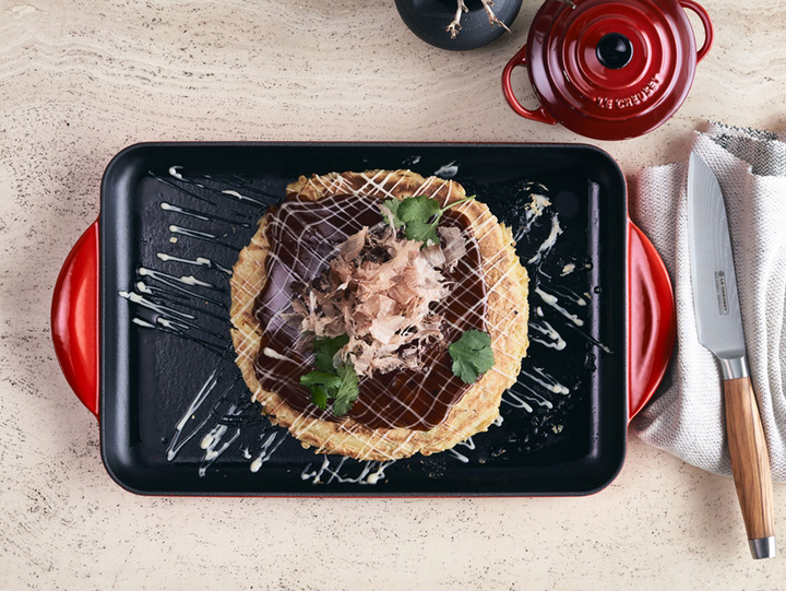 Okonomiyaki (omelete japonesa)