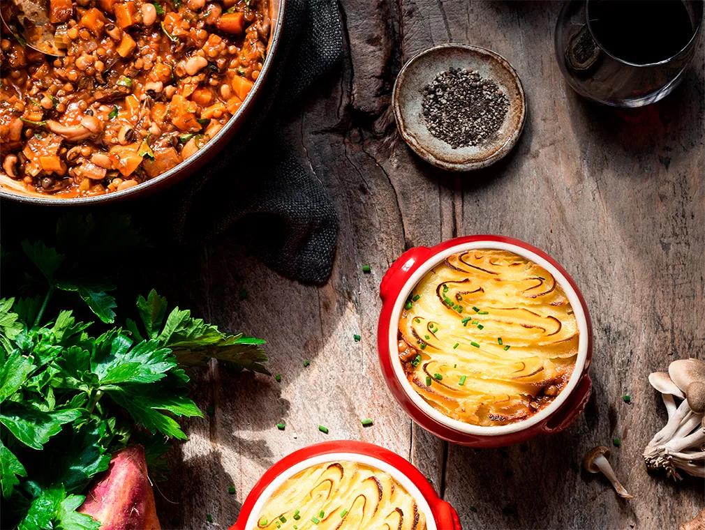 Empadão de cogumelos, lentilhas e feijão-frade